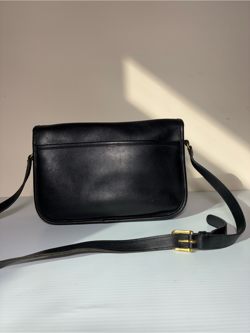 Vintage Coach City Bag Black Leather Brass Turnlock Crossbody Shoulder Bag - Picture 6 of 13